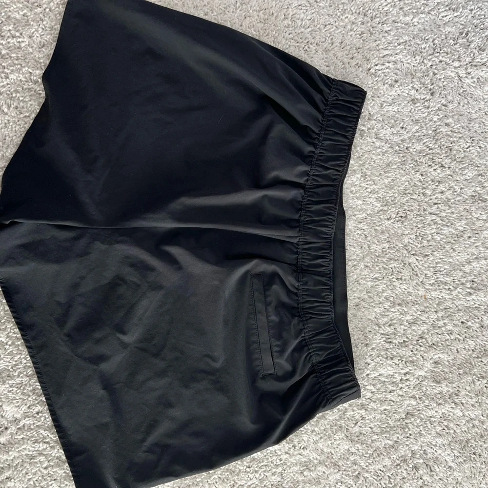 ALO Yoga Black Athletic skirt